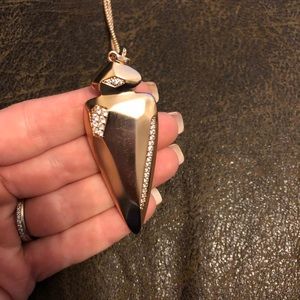 Kendra Scott Arrow head necklace